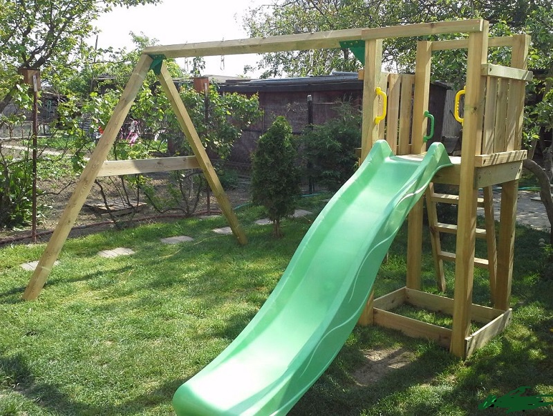 Detský drevený domček Veža 1  šmýkačka, dvoj hojdačka, pieskovisko 