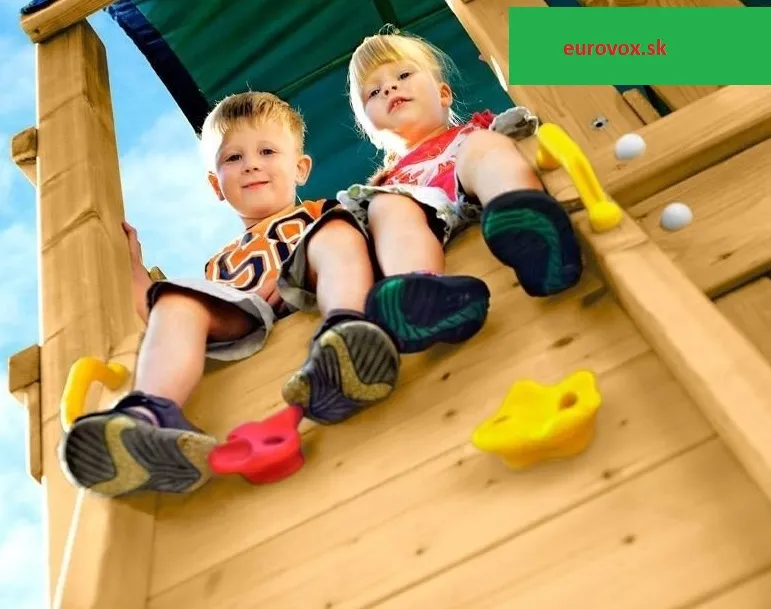 Lezecká stena + 5ks lezecké kanene + 2ks bezpečnostné úchytky