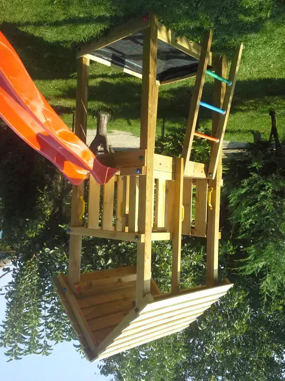 Drevený domček Castle outlet so šmykľavkou 2,2m + ZDARMA volant a ďalekohľad