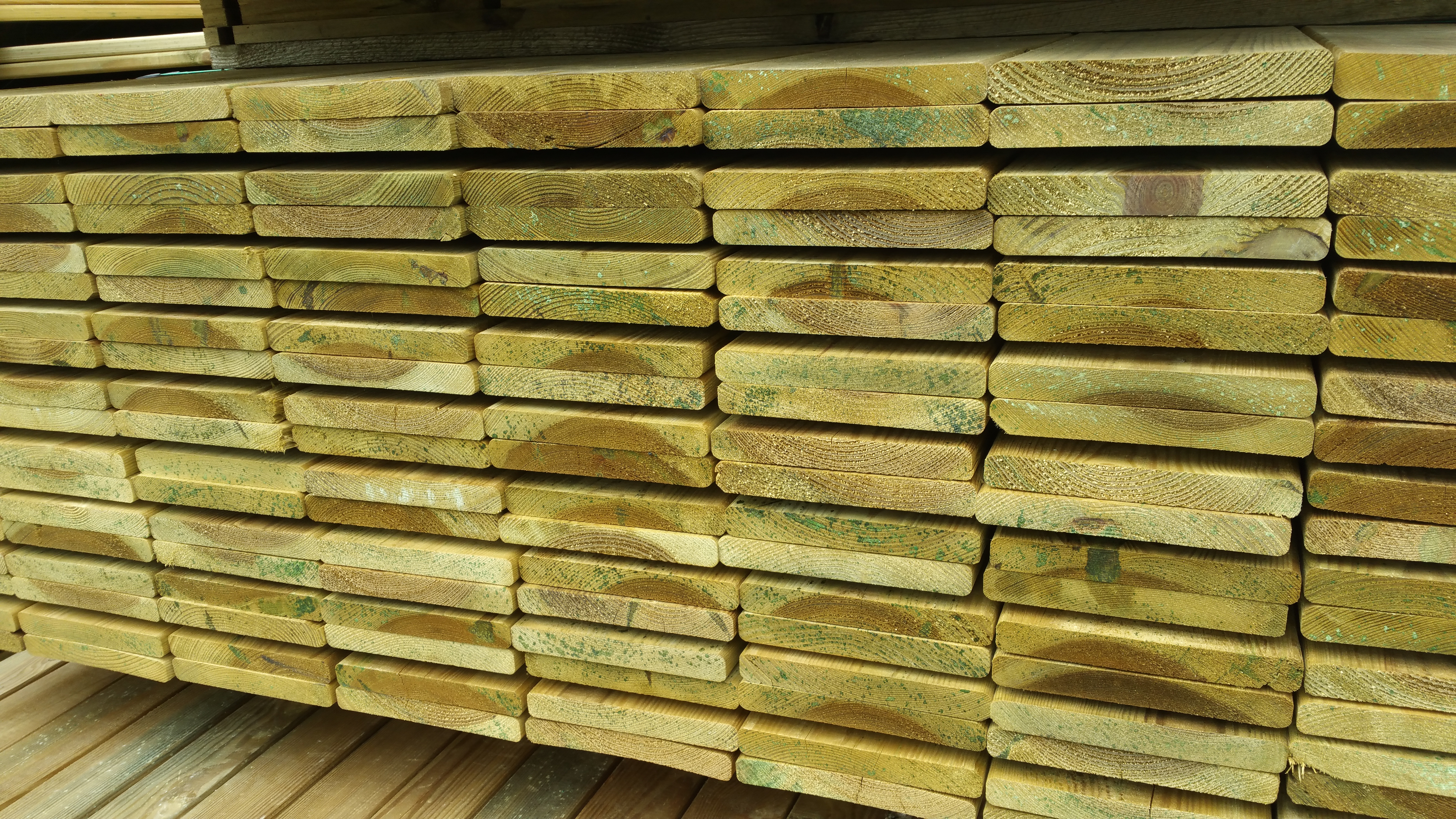 Drevená doska severská borovica 18 x 140 x 3600mm upravené tlakom